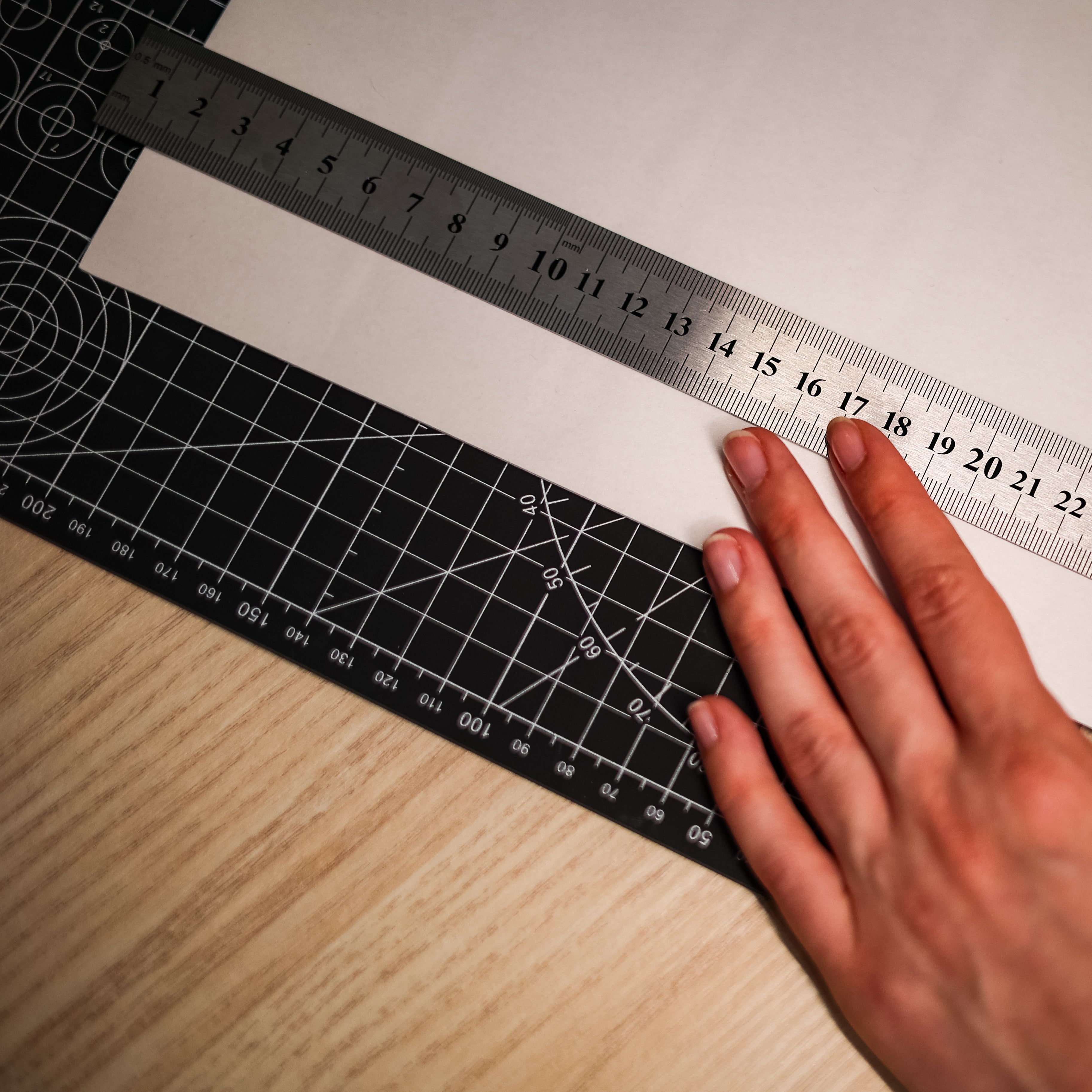 Nanomi Vágóalátét 30x22 cm